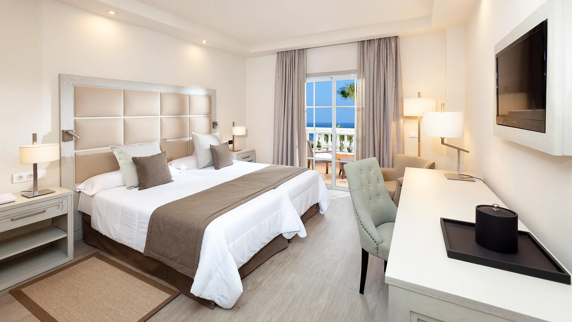Hotel Riu Garoe Puerto de la Cruz 4*,
